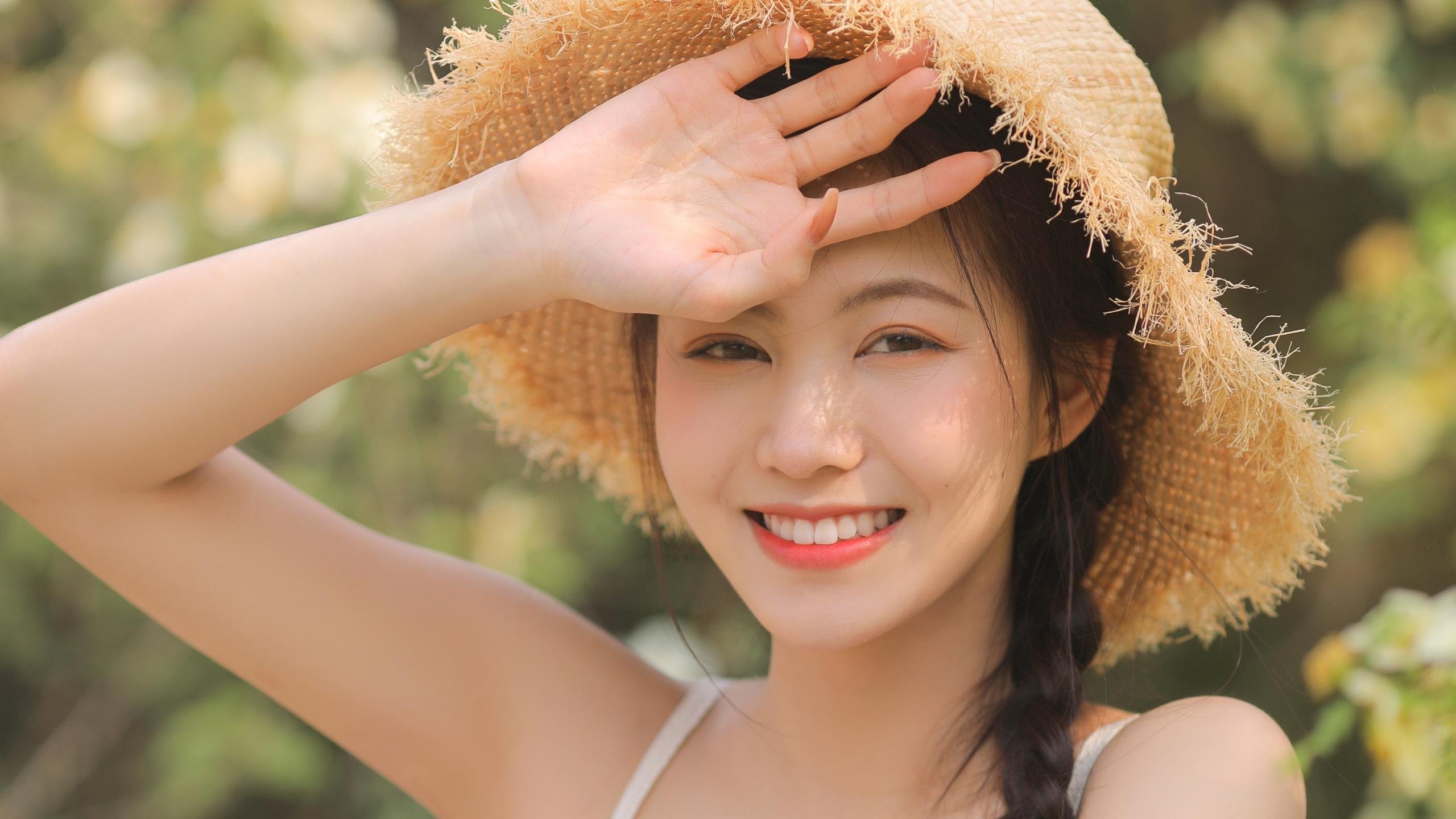 红色飓风席卷伊莫拉，塞恩斯驾驶法拉利，以压倒性胜利横扫雷诺，刷新赛道纪录