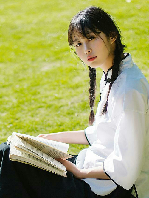 闪电战与魔术师西班牙红色雷霆横扫乌克兰,坎特手术刀直击心脏定乾坤