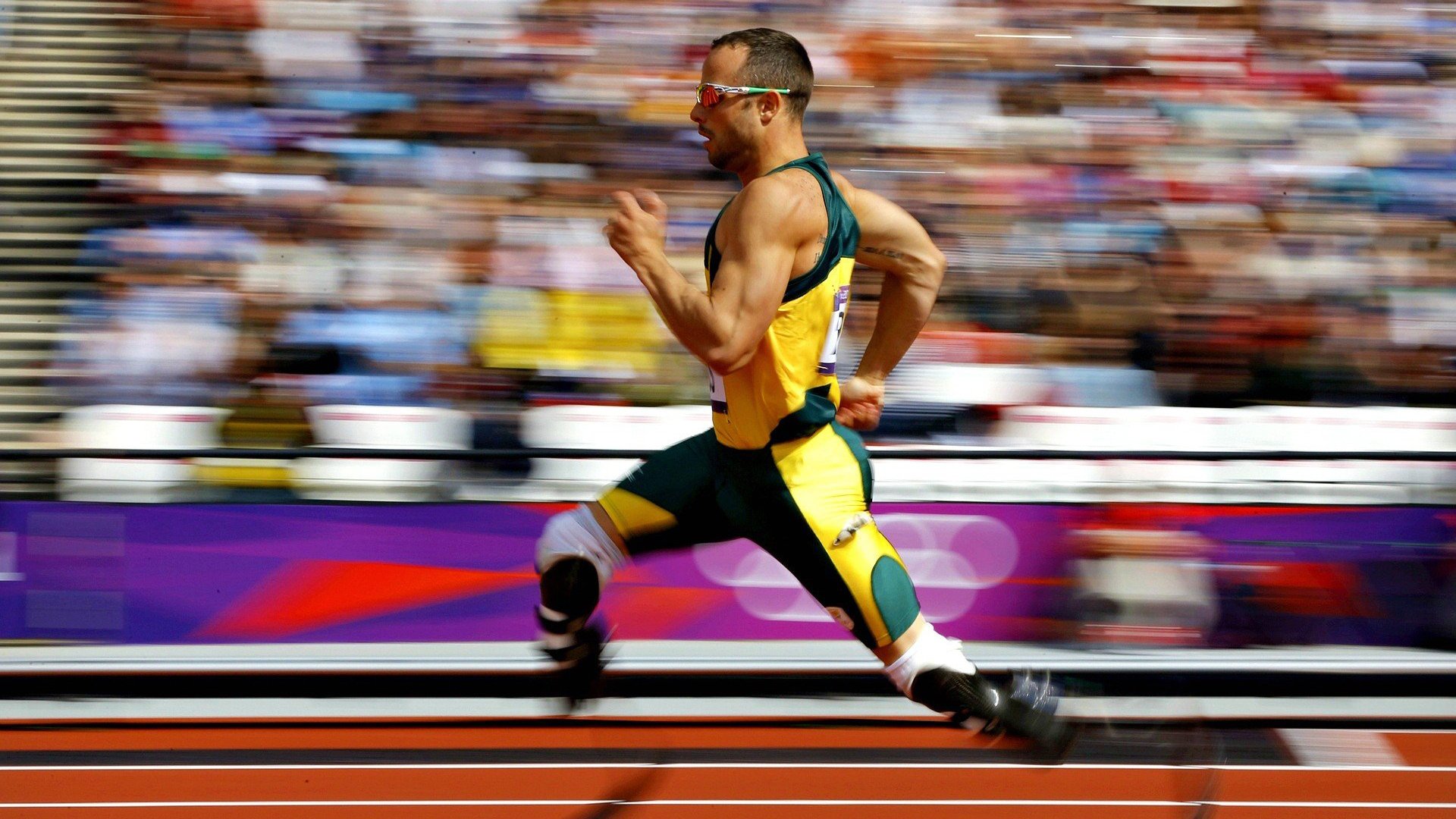 冠军心脏搏动于危崖之巅,贝恩化身绝境战士,导演广厦克深圳逆袭大戏